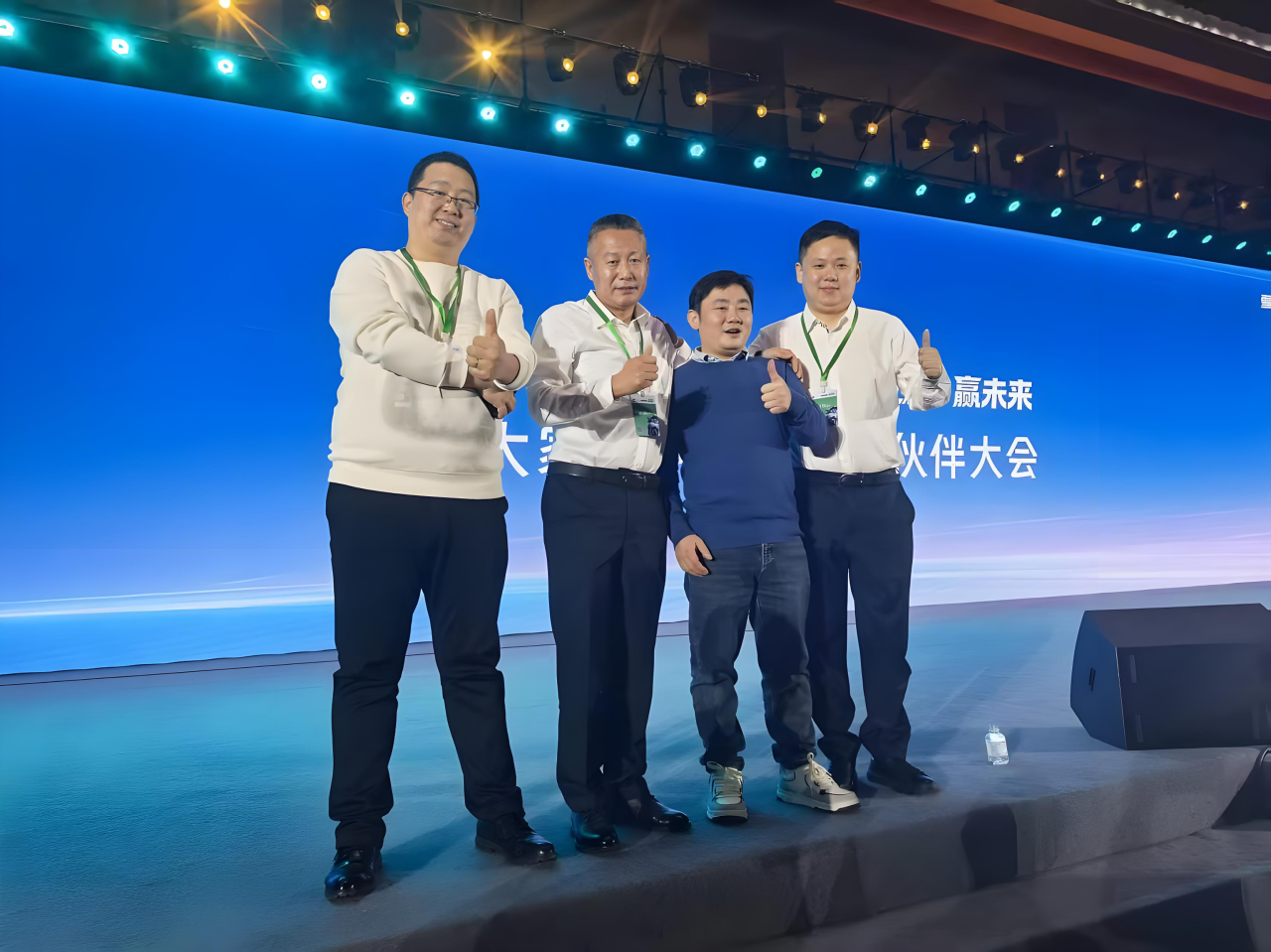 万丰轻量化助力张雪机车WSBK葡萄牙站夺冠